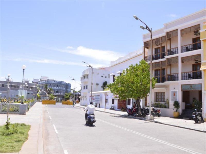Hotel Cours Chabrol Pondicherry Esterno foto