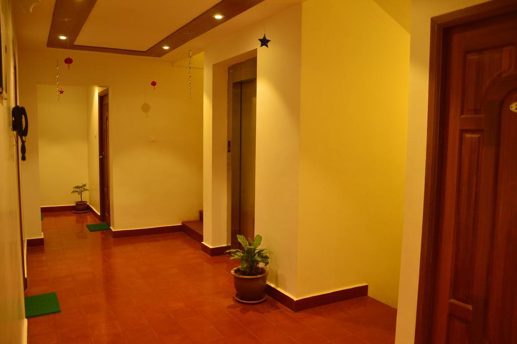 Hotel Cours Chabrol Pondicherry Esterno foto