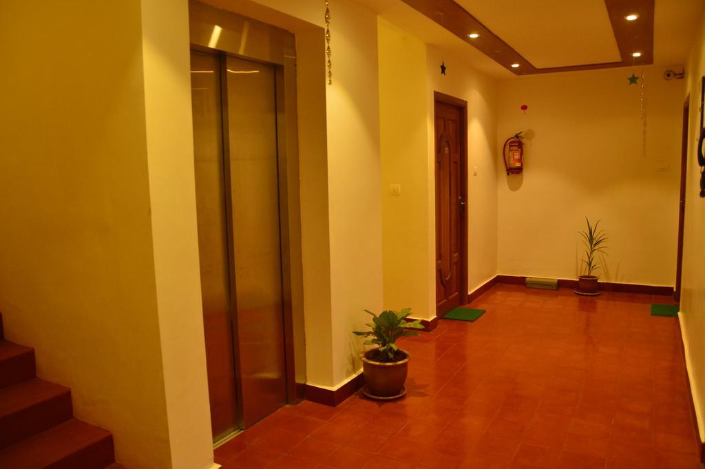 Hotel Cours Chabrol Pondicherry Esterno foto