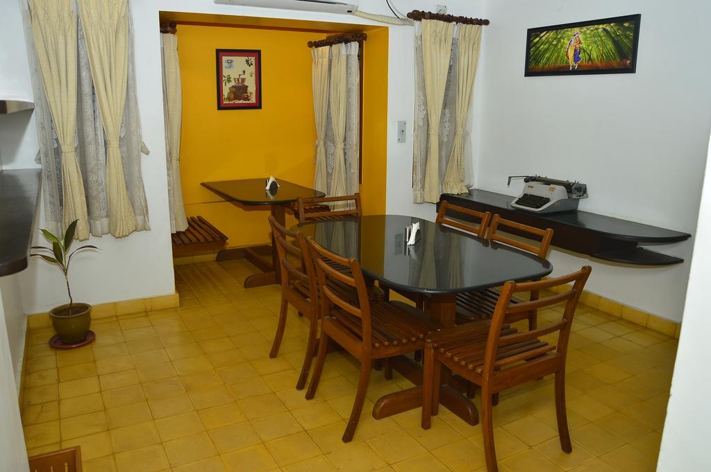 Hotel Cours Chabrol Pondicherry Esterno foto