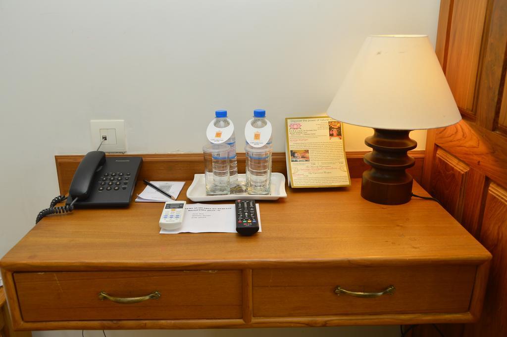 Hotel Cours Chabrol Pondicherry Esterno foto