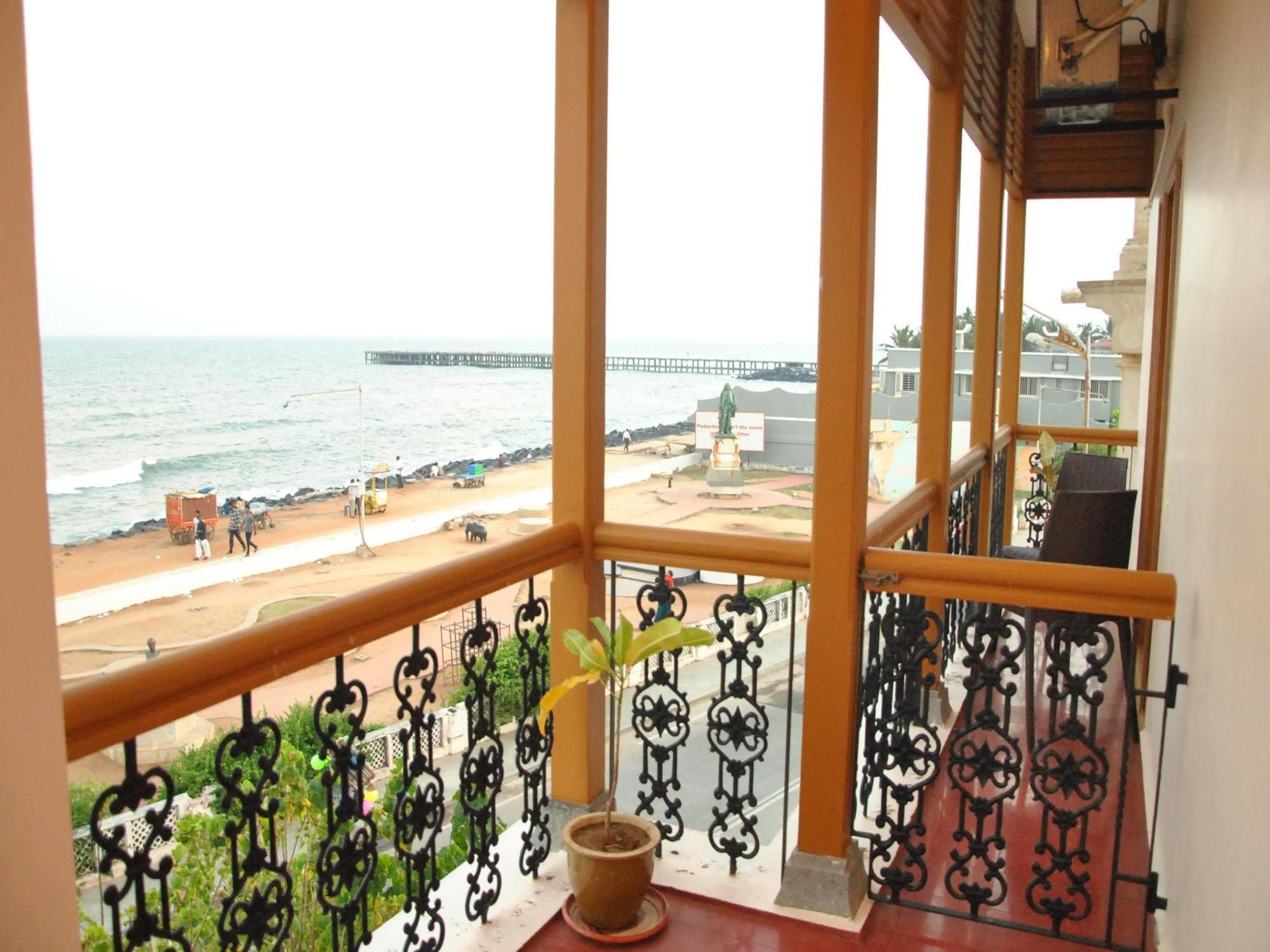 Hotel Cours Chabrol Pondicherry Esterno foto