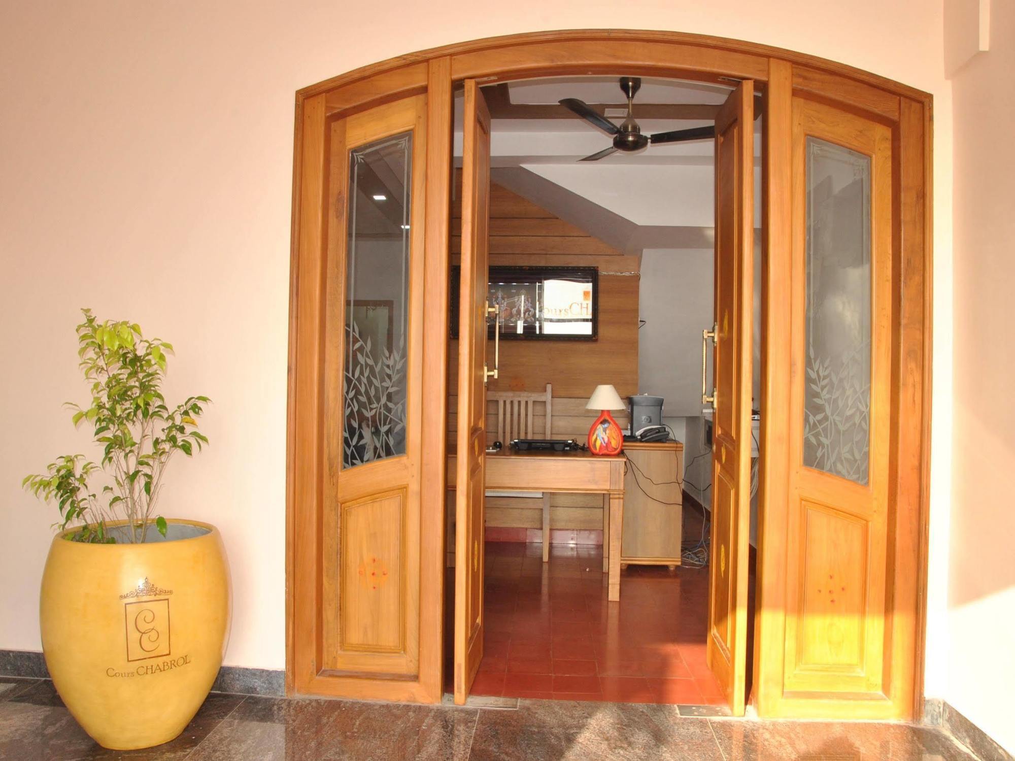 Hotel Cours Chabrol Pondicherry Esterno foto